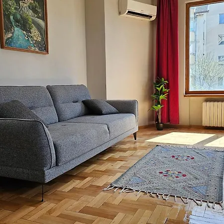 Business Park Retreat: 1br With Mountain View Apartment Sofia