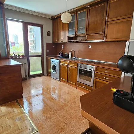 Business Park Retreat: 1br With Mountain View Sofia