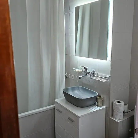 Apartment Business Park Retreat: 1br With Mountain View Sofia