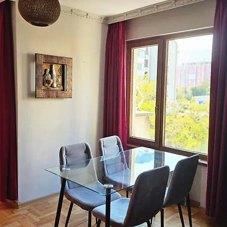 Business Park Retreat: 1br With Mountain View Sofia