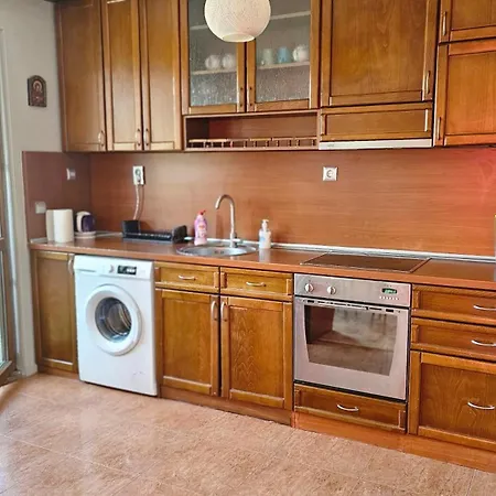 Business Park Retreat: 1br With Mountain View * Sofia